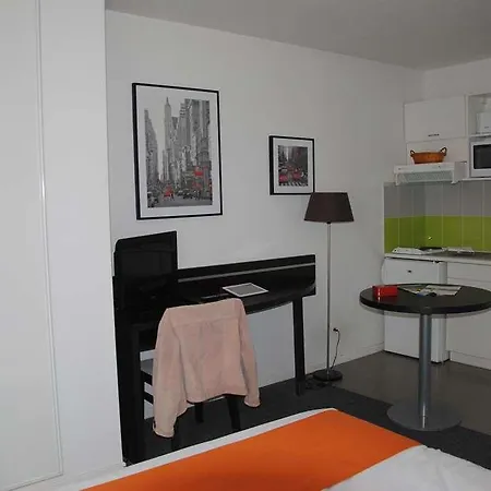 Nemea Centre Aparthotel 3*