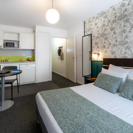 Nemea Centre Aparthotel 3*