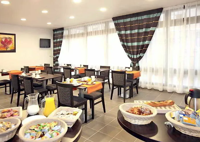 Hotel apartamentowy Nemea Centre 3*